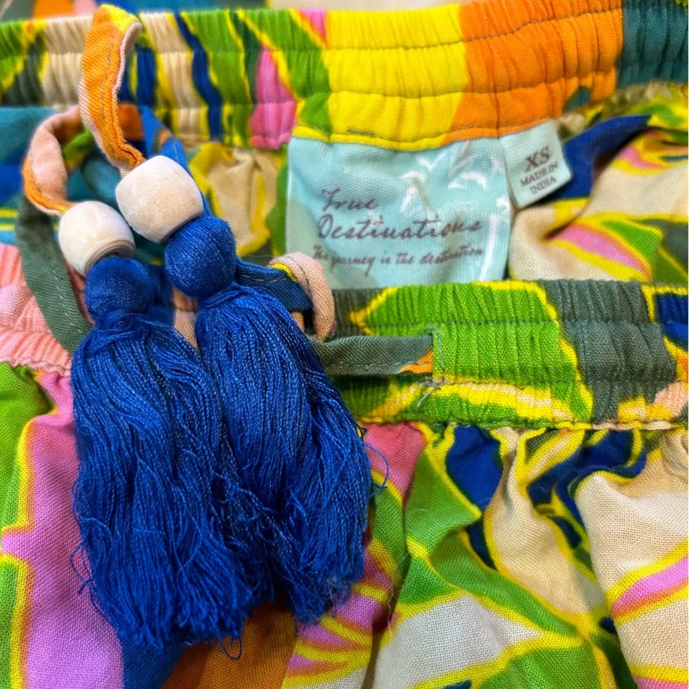 True Destinations Tropical Floral Matching Set